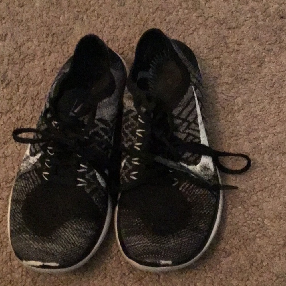 Exercise shoes